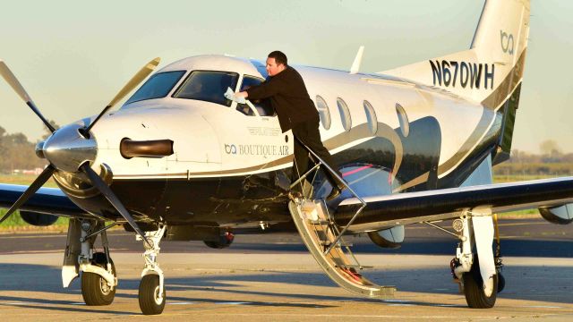 Pilatus PC-12 (N670WH) - Kevin performing his pre-flight