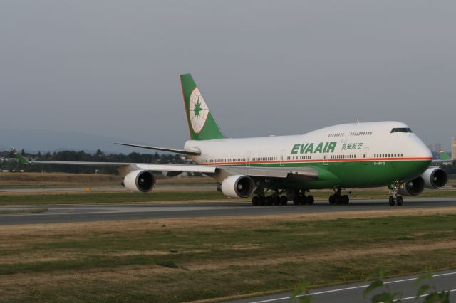 Boeing 747-400 (B-16412) - August 5, 2009 - taxied after landed at Vancouver 