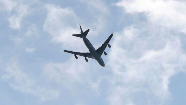 Boeing 747-400 (N729CA)