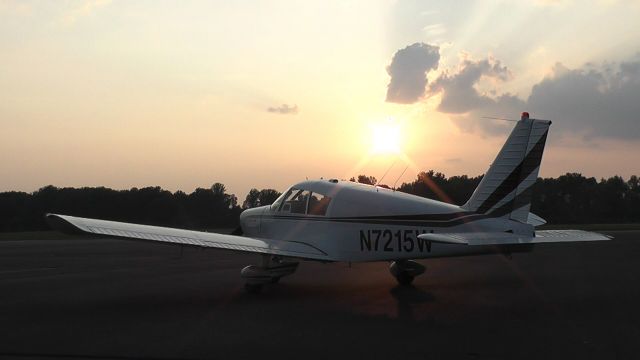 Piper Cherokee (N7215W)