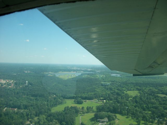 Cessna Skyhawk (N739SB) - On Crosswind, Runway 36, Pineville Traffic.