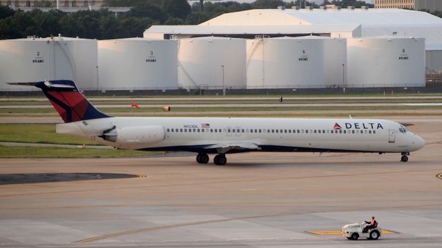 McDonnell Douglas MD-88 (N923DL)