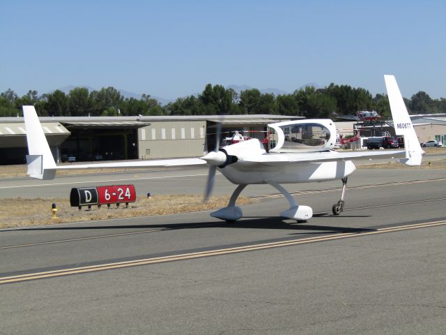 RUTAN Long-EZ (N606TT) - Taxiing to hangar