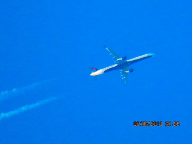 BOEING 757-300 (N594NW)