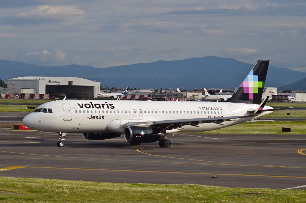 Airbus A320 (XA-VLM) - Airbus A320-233, XA-VLM, MSN 6906 of Volaris is taxiing for take off from 23R runway at Mexico City International Airport (08/2019).