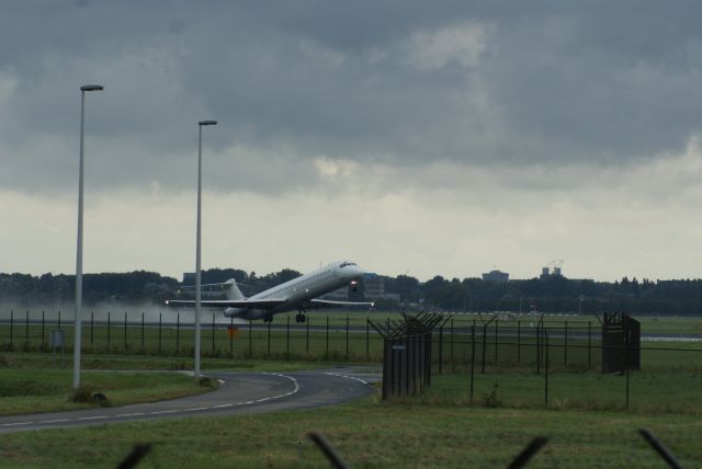 — — - Aalsmeerbaan