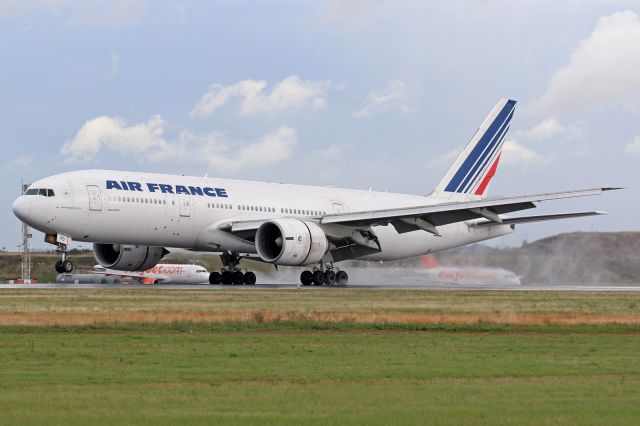 Boeing 777-200 (F-GSPQ)