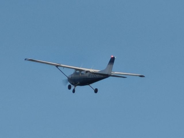 Cessna Skyhawk (N1449U)