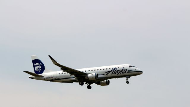 Embraer 170/175 (N173SY)