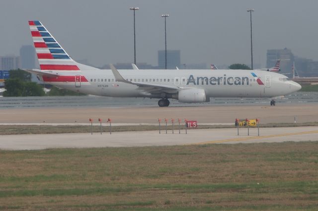 Boeing 737-700 (N976AN)