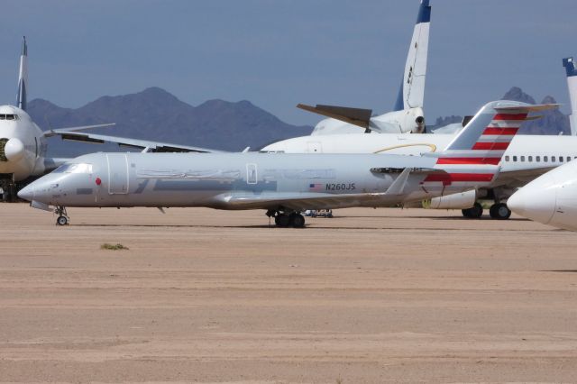 Canadair Regional Jet CRJ-200 (N260JS)