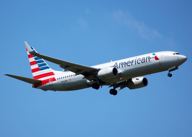 Boeing 737-800 (N933NN) - At DFW.