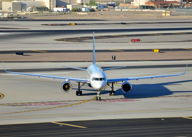 Boeing 757-200 (N910AW)