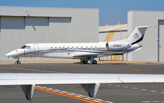 Embraer ERJ-135 (N106EC)