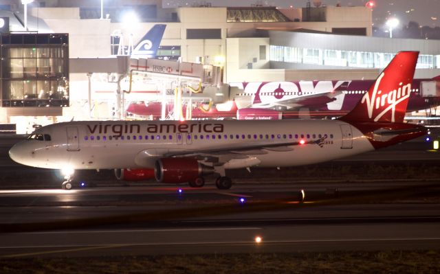 Airbus A320 (N628VA)