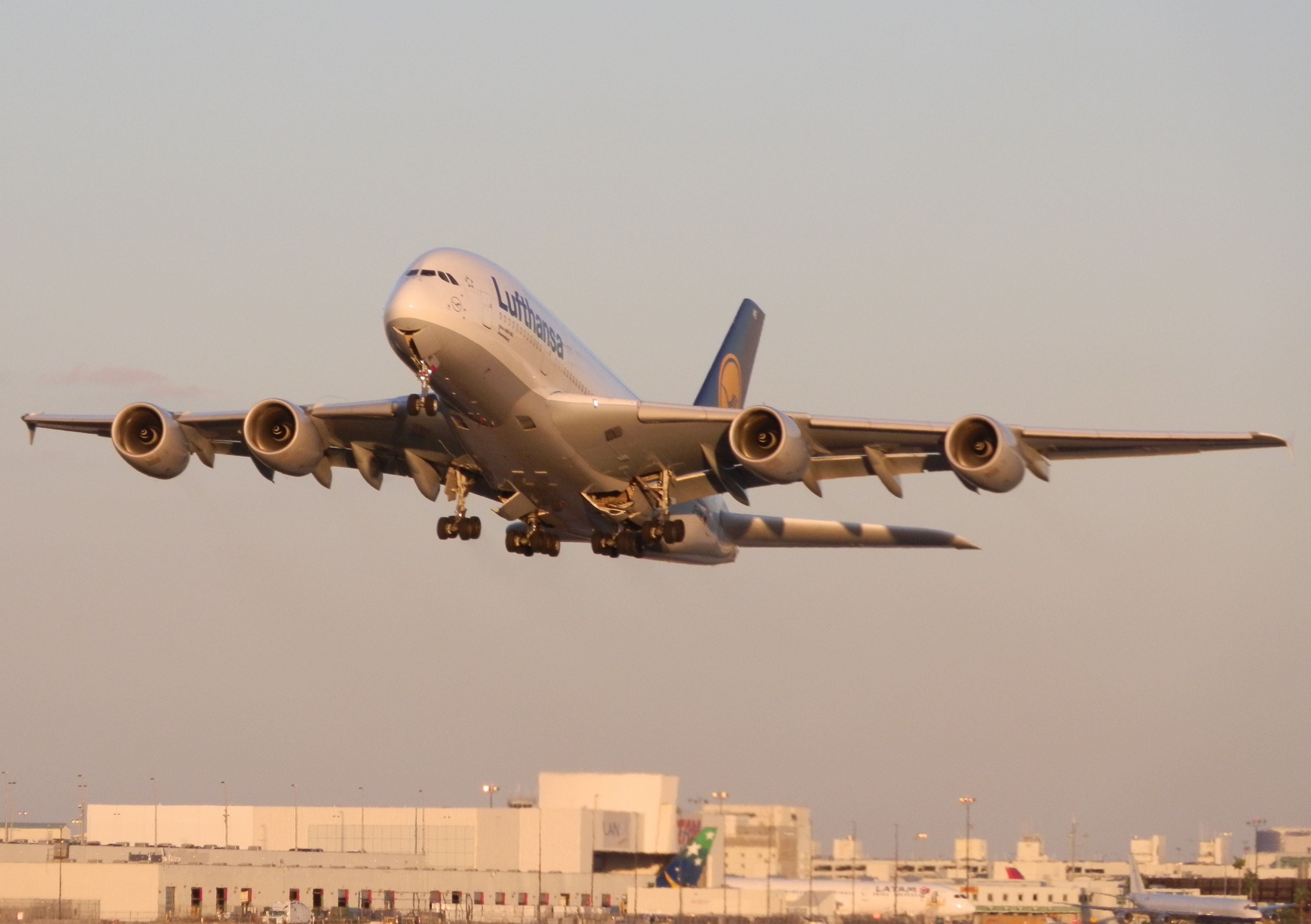 Airbus A380-800 (D-AIME)