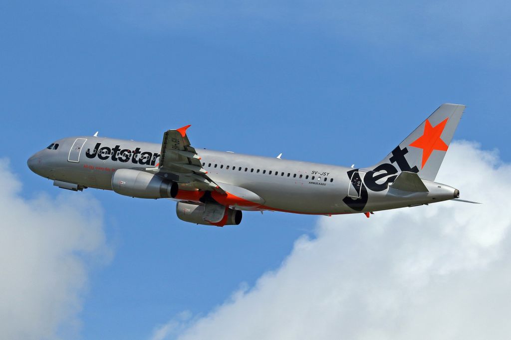 Airbus A320 (9V-JSY)
