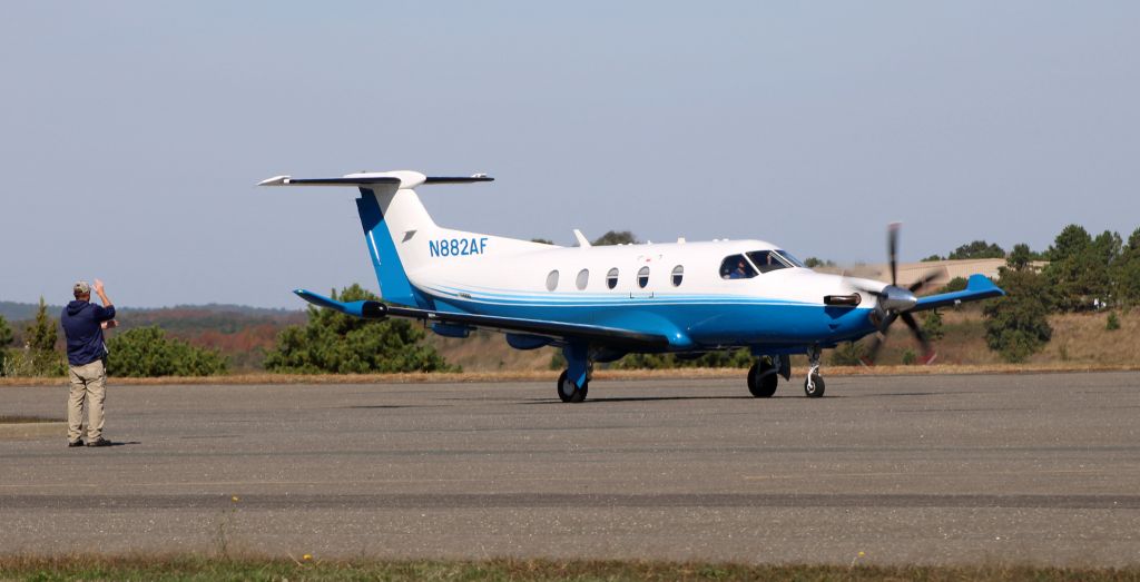 Pilatus PC-12 (N882AF) - Taxiing for departure is this 2019 Pilatus PC-12/47E in the Autumn of 2022.