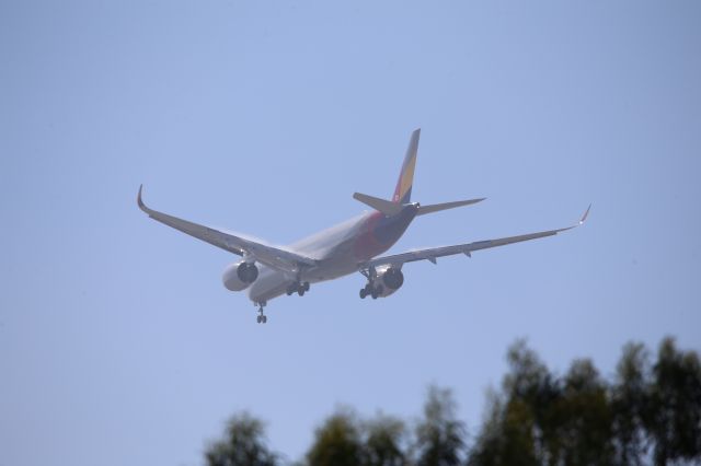 Airbus A350-900 (HL8361)