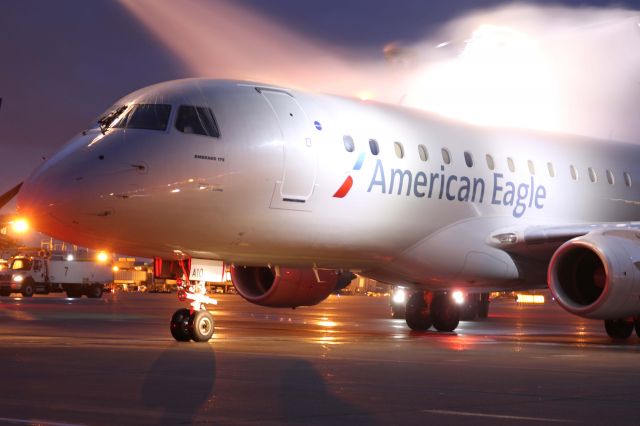 Embraer ERJ 175 (N410YX) - American Eagle/Republic Airlines RPA4418 getting deiced on Pad-1 before heading to LaGuardia (KLGA) on 8 Apr 2018.