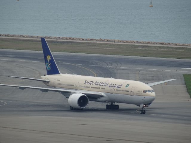 BOEING 777-200LR (HZ-AKF)