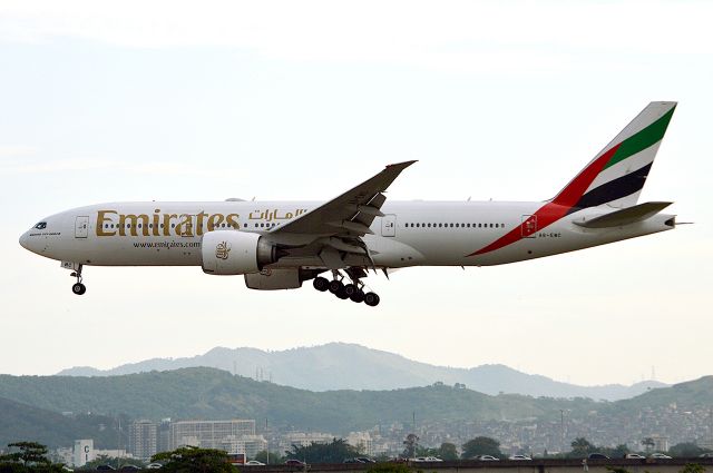 Boeing 777-200 (A6-EWC)