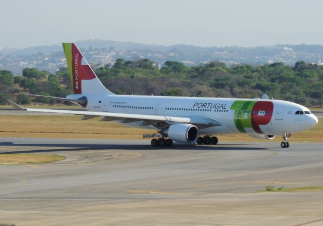 Airbus A330-200 (CS-TOO)