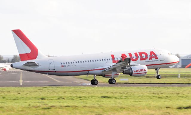 Airbus A320 (OE-LMR) - lauda a320-214 oe-lmr landing at shannon from hurghada 8/10/20.