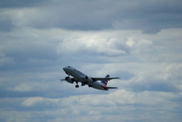 Airbus A320 (N658AW)