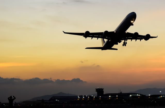 Airbus A340-600 (EC-IOB)