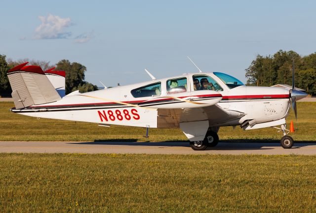 Beechcraft 35 Bonanza (N888S)
