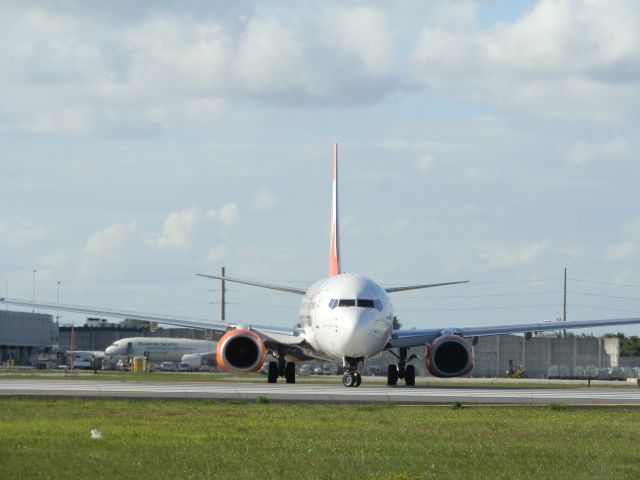 Boeing 737-800 (PR-GUI)