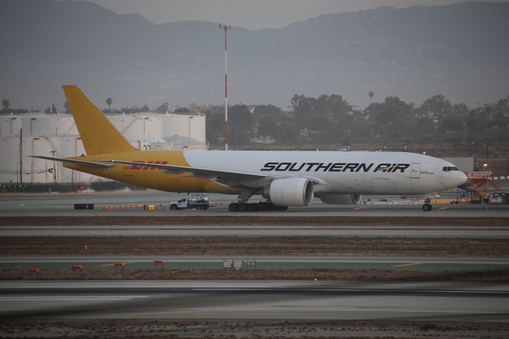 BOEING 777-200LR (N774SA)