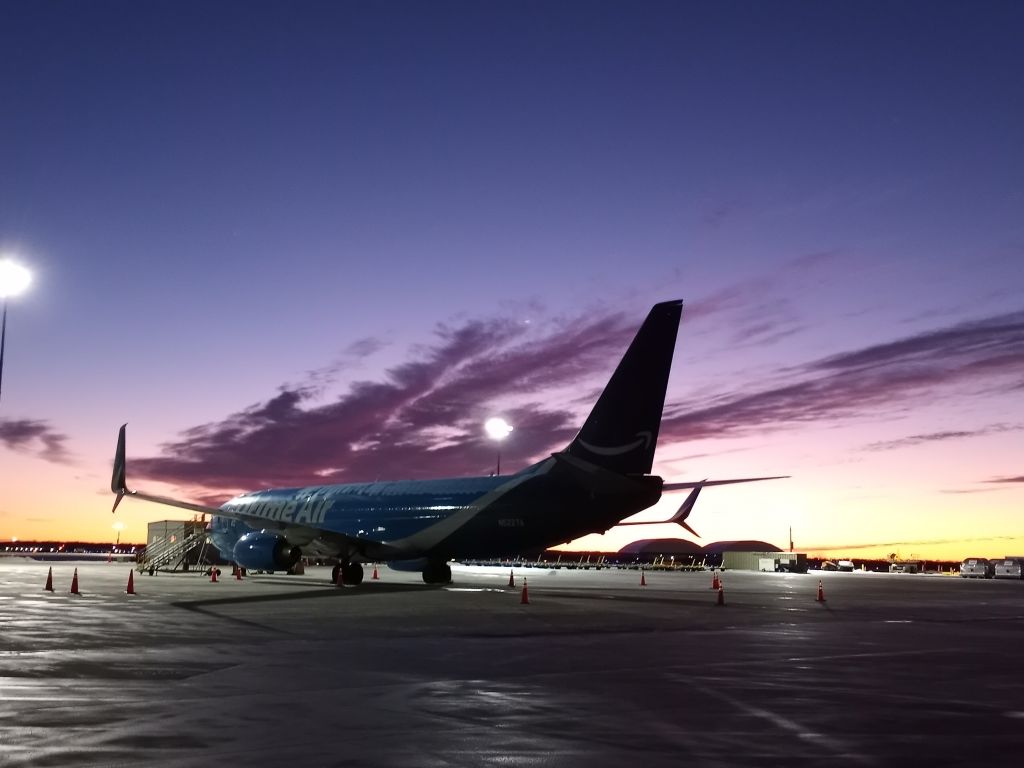 Boeing 737-800 (N5227A)