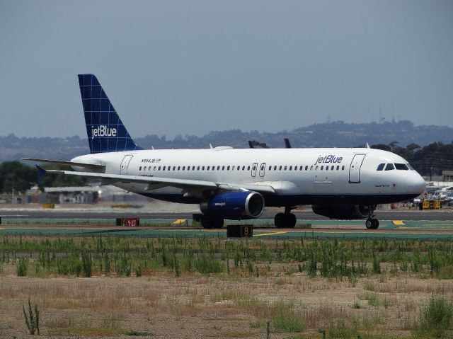 Airbus A320 (N554JB)