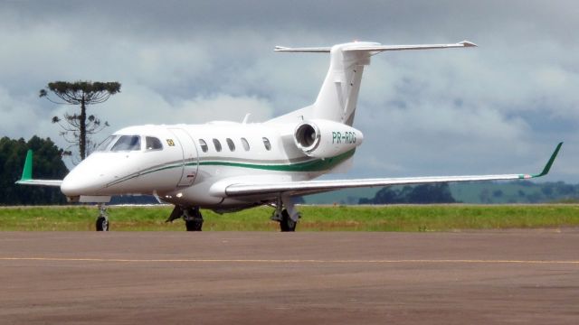 Embraer Phenom 300 (PR-RDG)
