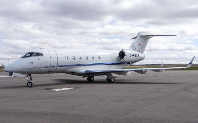 Bombardier Challenger 300 (C-FSXR)