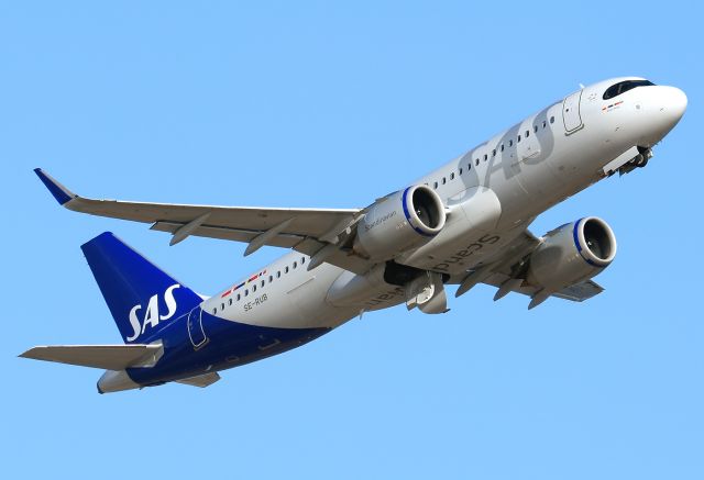 Airbus A320neo (SE-RUB)