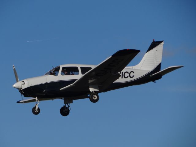 Piper Cherokee (G-VICC)