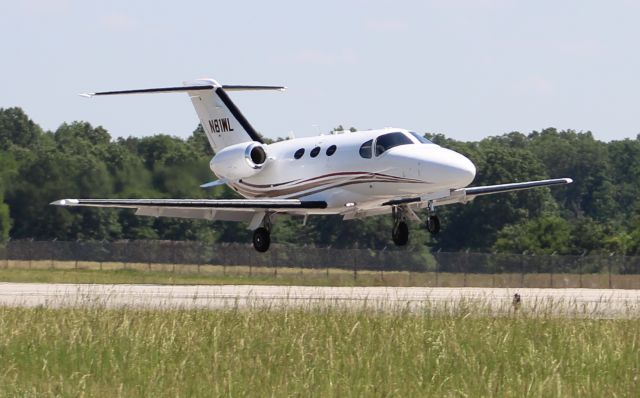 Cessna Citation Mustang (N81WL) - A Cessna C510 Citation Mustang just prior to touchdown on Runway 18 at Pryor Field Regional Airport, Decatur, AL - May 5, 2017.