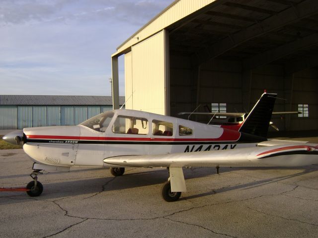 Piper Cherokee Arrow (N4434X)