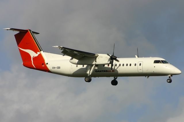 de Havilland Dash 8-300 (VH-SBI)