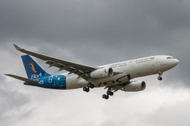CP-3214 — - Vuelo BOV776. Desde el alto junto a la cabecera de 18L. 18/04/2024 13:21