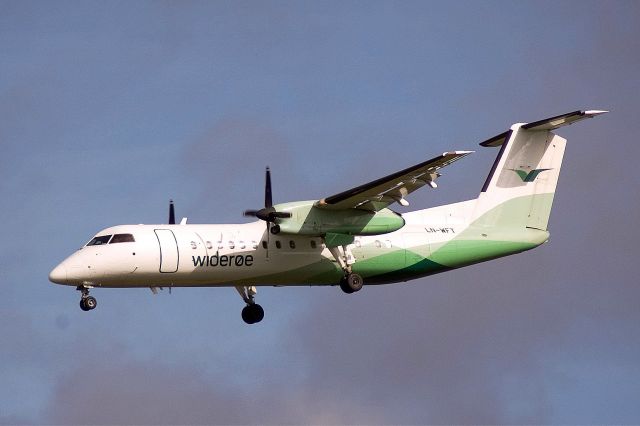 de Havilland Dash 8-300 (LN-WFT) - Wideroe DHC-8-311Q Dash 8 (LN-WFT) arriving at Newcastle Airport, UK (NCL/EGNT) 2007