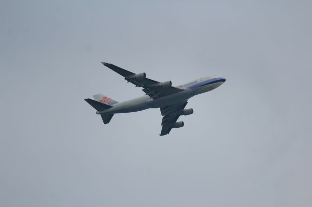 Boeing 747-200 (B-18709) - Direction Amsterdam EHAM above De Rijp, NH, The Netherlands