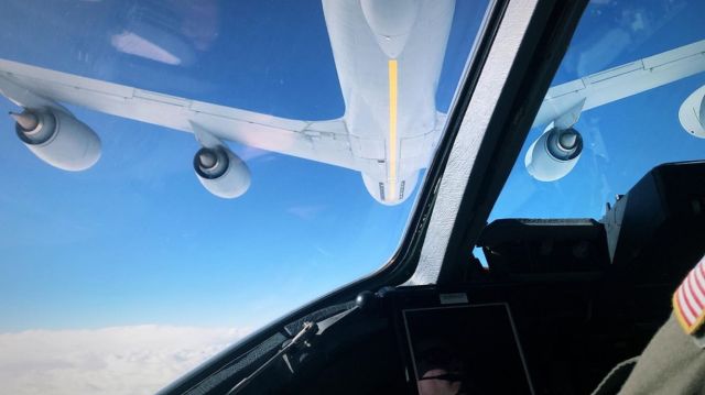 — — - A friend sent this to me so I really don't have any information on the aircraft and such. He flies C17s. Thought it was a cool view of mid-air refueling!