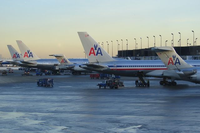 N291AA — - A typical scene at ORD... B763 B752 MD80