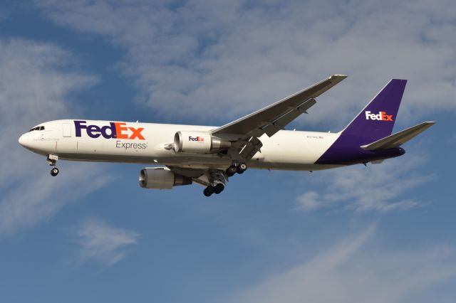 BOEING 767-300 (N175FE) - 23-L 12-19-23