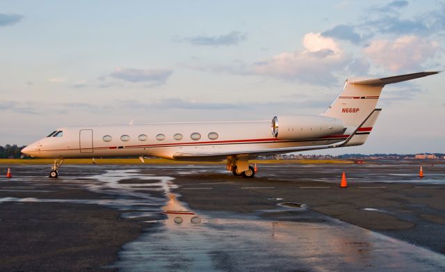 Dassault Falcon 50 (N668P) - N668P -Summertime Sadness @ KBOS Logan Airport ! 2nd photo ever uploaded of this sleek G5