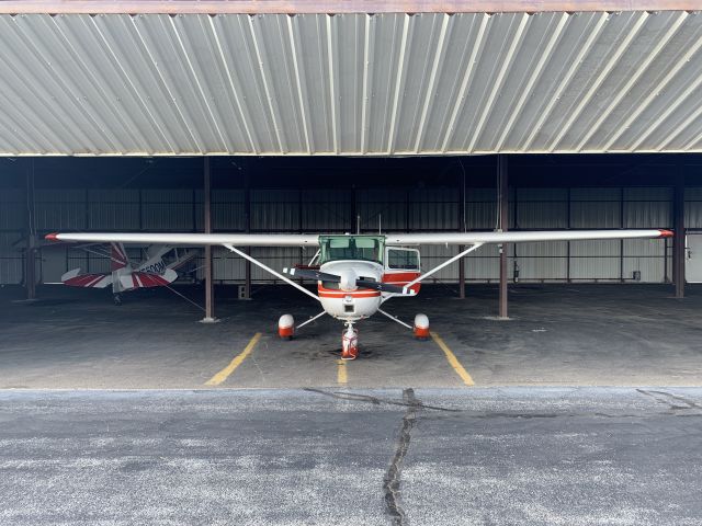 Cessna Commuter (N10604)
